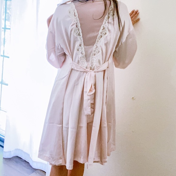 Adorable Vintage slip and robe with pockets! - Picture 3 of 4